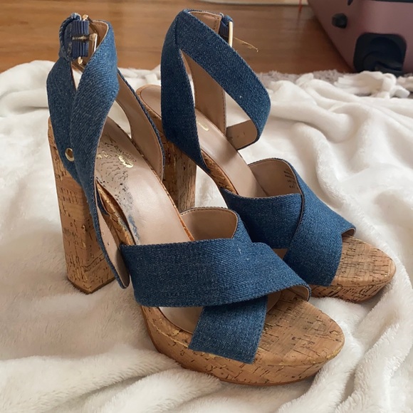 Heel worn once - Picture 1 of 3